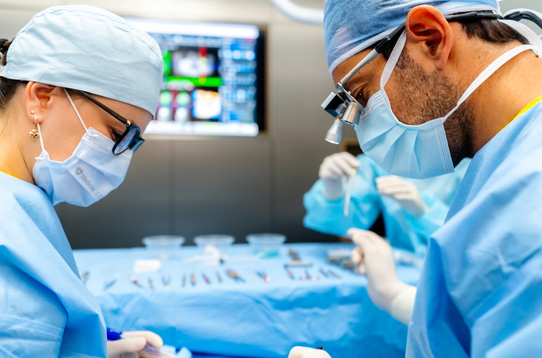 dr-gary-finelle-chirurgie-implantaire-equipe